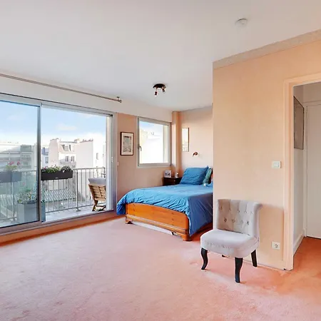 Apt With Balcony Overlooking The Eiffel Tower Appartamento Parigi