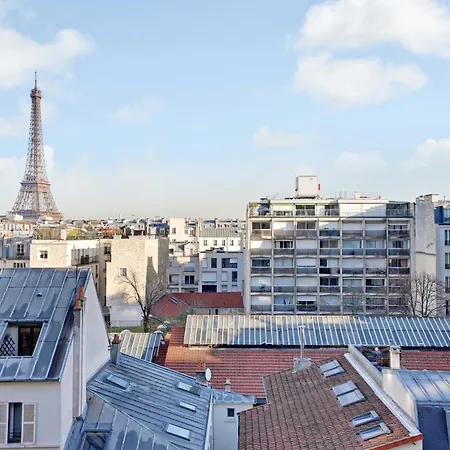 Appartamento Apt With Balcony Overlooking The Eiffel Tower Parigi